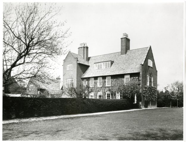 1941_226_227-625×476