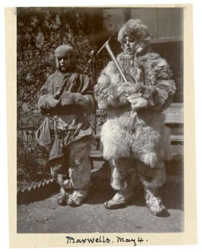 1995_550_187-Maxell-brothers-dressed-in-fur-suits