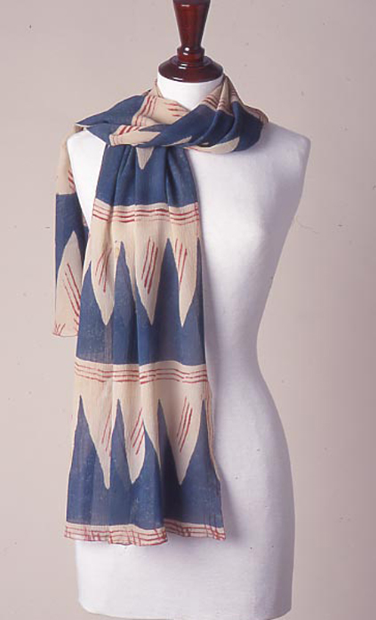 phyllis-barron-and-dorothy-larcher-scarf-around-1925_6028745851_o